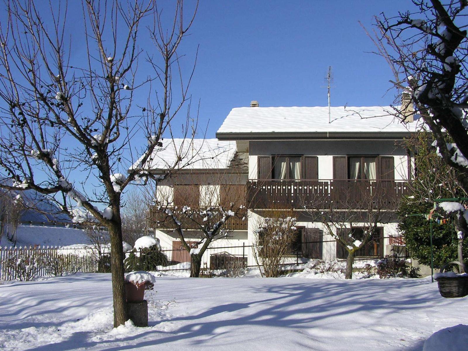 B&B Au Petit Bonheur Saint-Vincent Exteriör bild